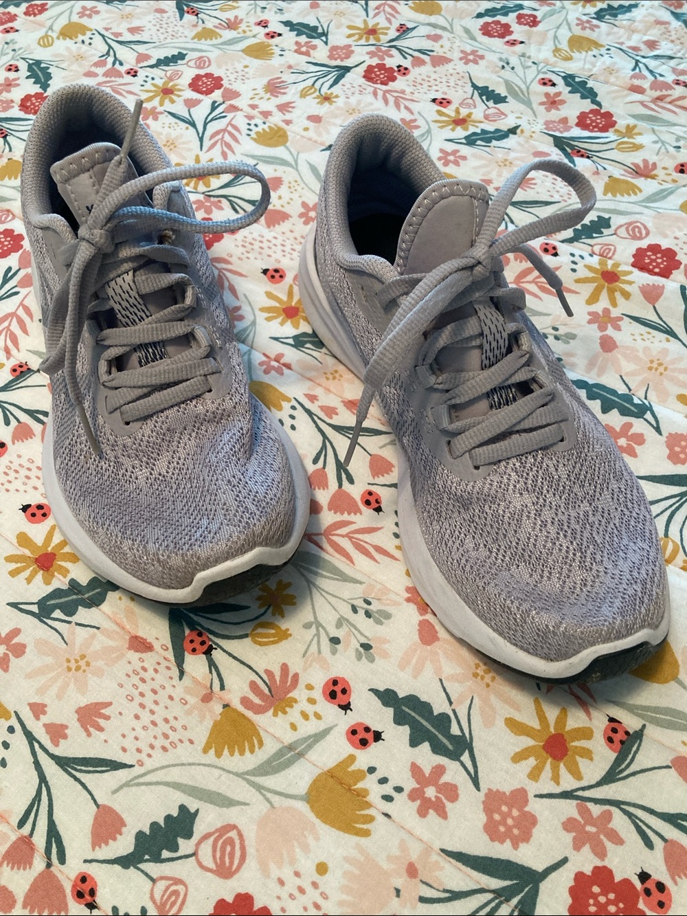Asics size 6, Women's Athletic Running Shoes Lavender Gray